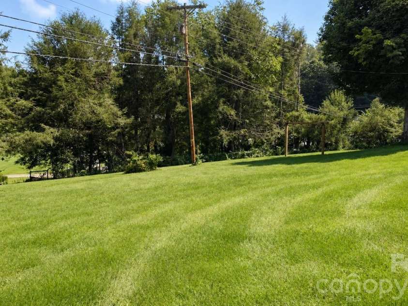 2150 Nc 80 Highway, Bakersville, NC 28705.  MLS# CAR4411879, YatesRealty ID 42615. 
