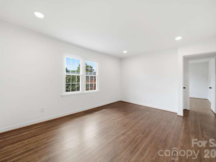 920 Mcalway Road, Charlotte, NC 28211.  MLS# CAR4411169, YatesRealty ID 42617. 