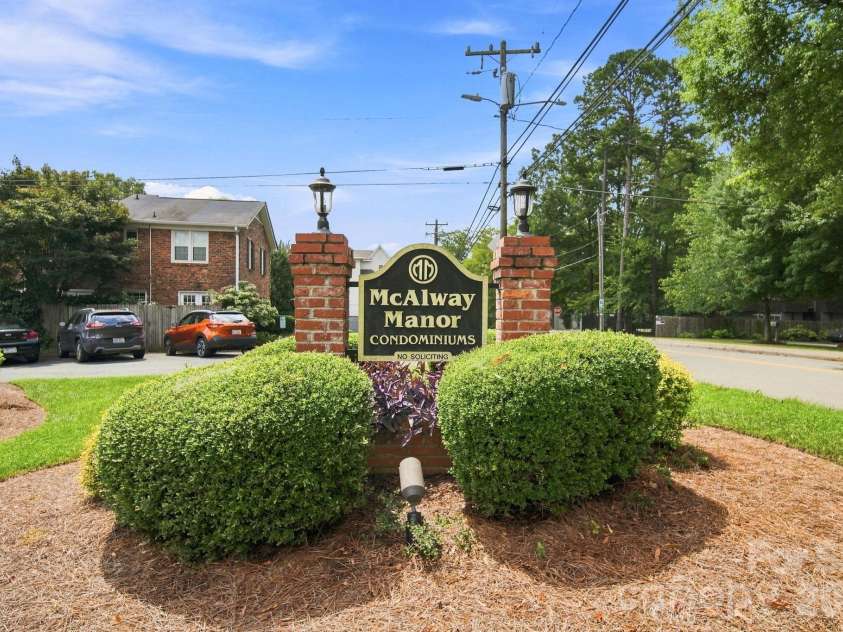 920 Mcalway Road, Charlotte, NC 28211.  MLS# CAR4411169, YatesRealty ID 42617. 