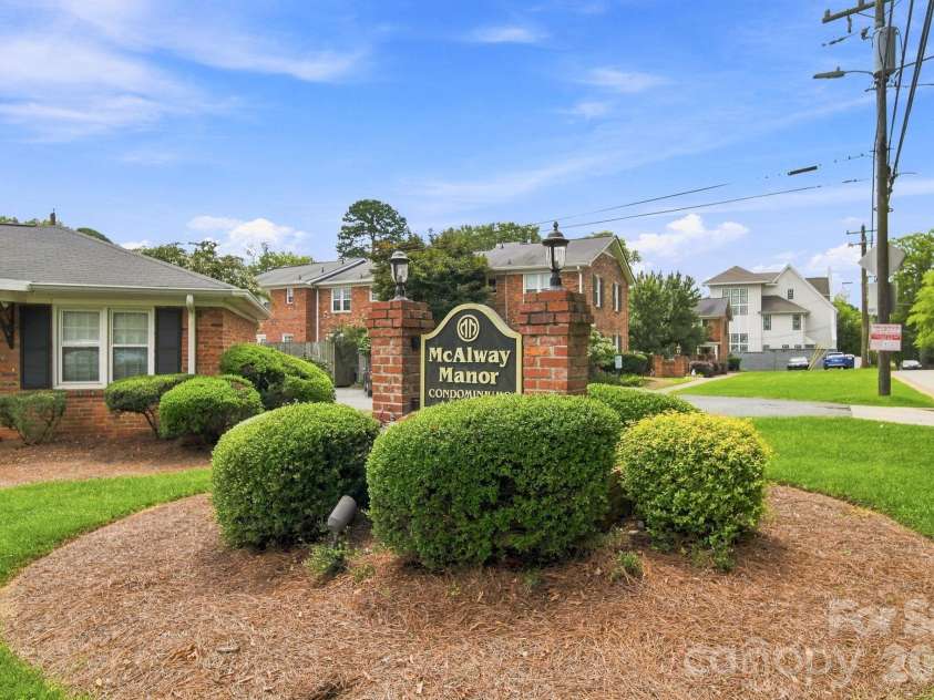 920 Mcalway Road, Charlotte, NC 28211.  MLS# CAR4411169, YatesRealty ID 42617. 