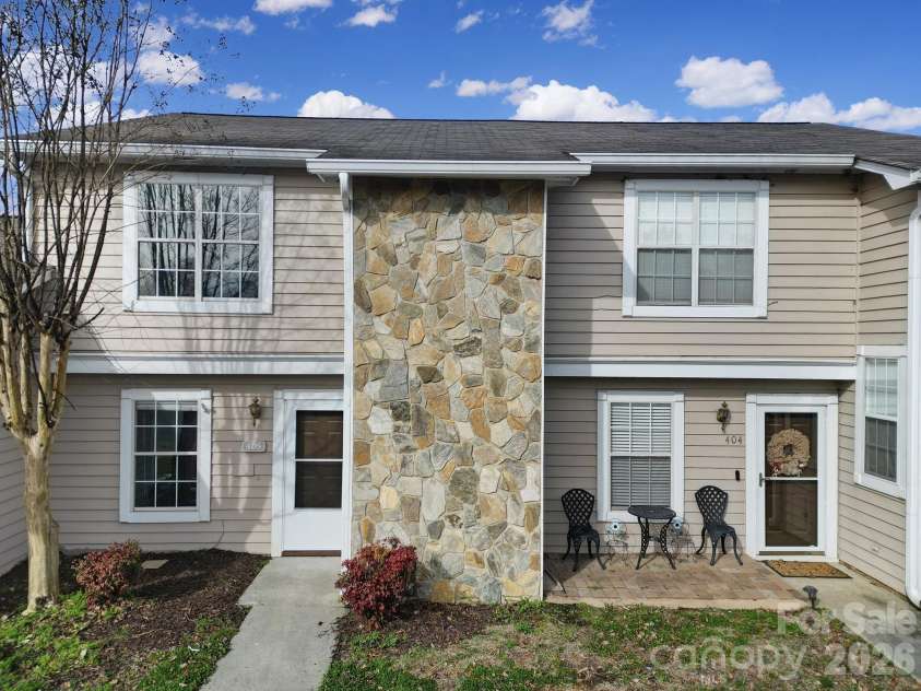 405 Heritage Parkway, Fort Mill, SC 29715.  MLS# CAR4349852, YatesRealty ID 4262. 