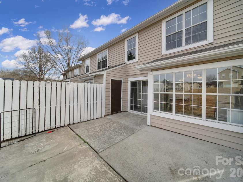 405 Heritage Parkway, Fort Mill, SC 29715.  MLS# CAR4349852, YatesRealty ID 4262. 