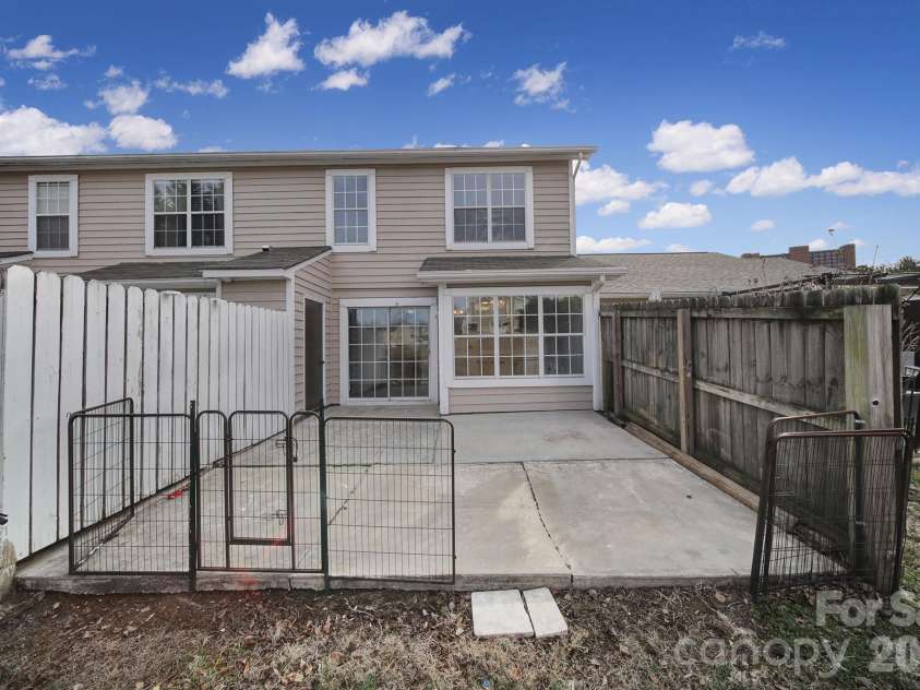 405 Heritage Parkway, Fort Mill, SC 29715.  MLS# CAR4349852, YatesRealty ID 4262. 