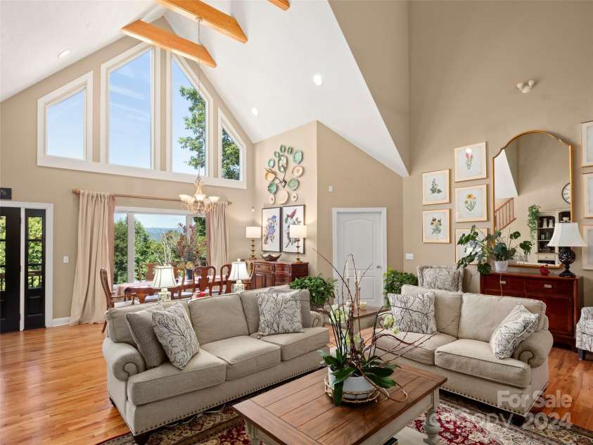 75 Timber Cove Court, Hendersonville, NC 28791.  MLS# CAR4161211, YatesRealty ID 4262. 