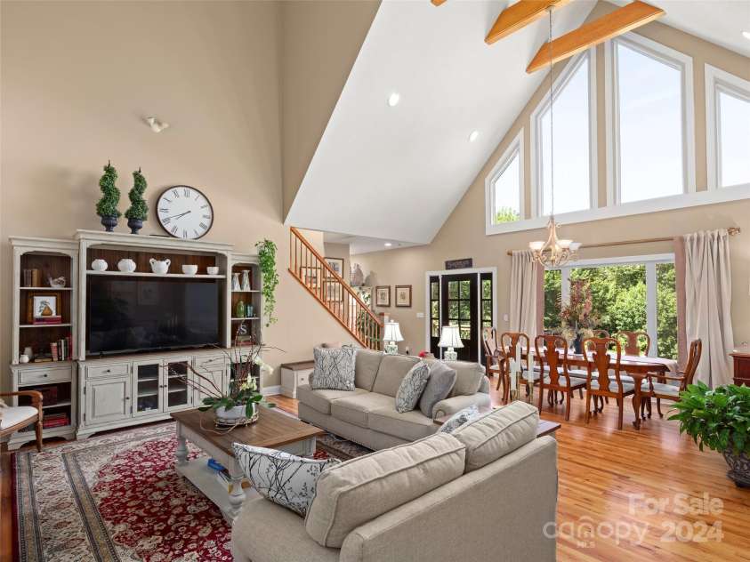 75 Timber Cove Court, Hendersonville, NC 28791.  MLS# CAR4161211, YatesRealty ID 4262. 