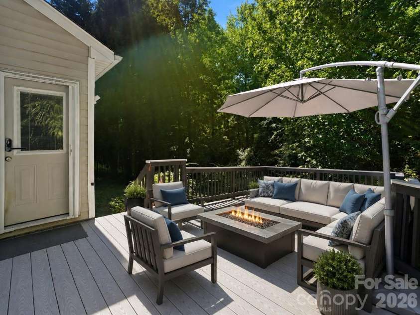 11841 Royal Castle Court, Charlotte, NC 28277.  MLS# CAR4410580, YatesRealty ID 42621. Deck Virtually staged