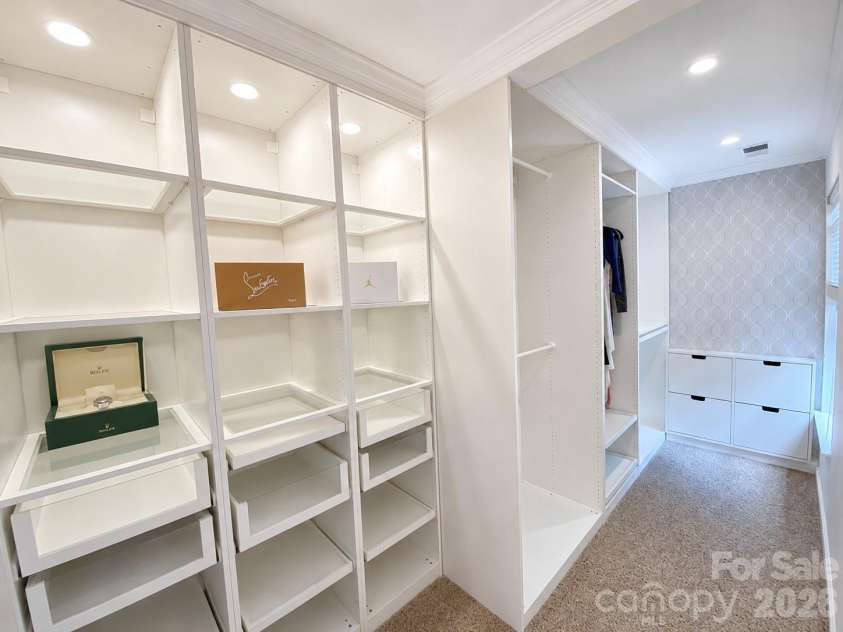 11841 Royal Castle Court, Charlotte, NC 28277.  MLS# CAR4410580, YatesRealty ID 42621. Primary custom Closet