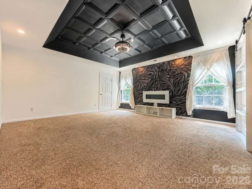 11841 Royal Castle Court, Charlotte, NC 28277.  MLS# CAR4410580, YatesRealty ID 42621. Primary room