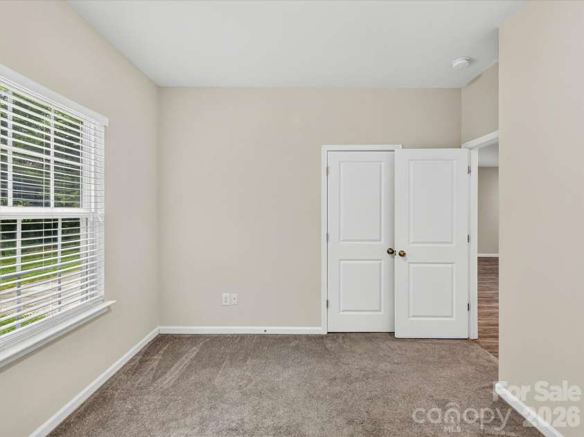 1231 Georgetown Drive, Charlotte, NC 28213.  MLS# CAR4411419, YatesRealty ID 42622. 