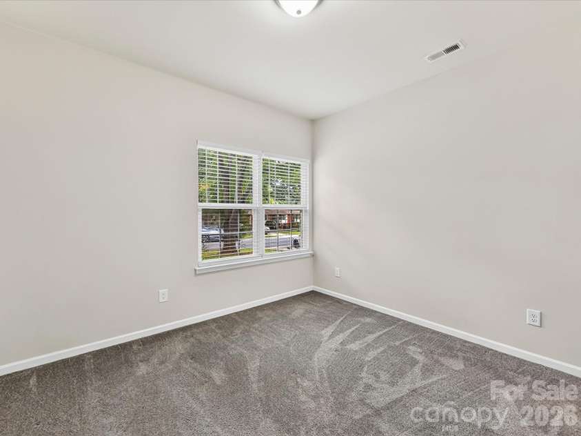 1231 Georgetown Drive, Charlotte, NC 28213.  MLS# CAR4411419, YatesRealty ID 42622. 
