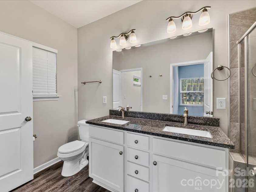 1231 Georgetown Drive, Charlotte, NC 28213.  MLS# CAR4411419, YatesRealty ID 42622. 
