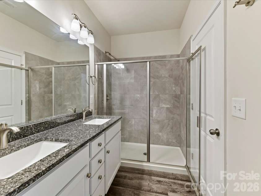 1231 Georgetown Drive, Charlotte, NC 28213.  MLS# CAR4411419, YatesRealty ID 42622. 