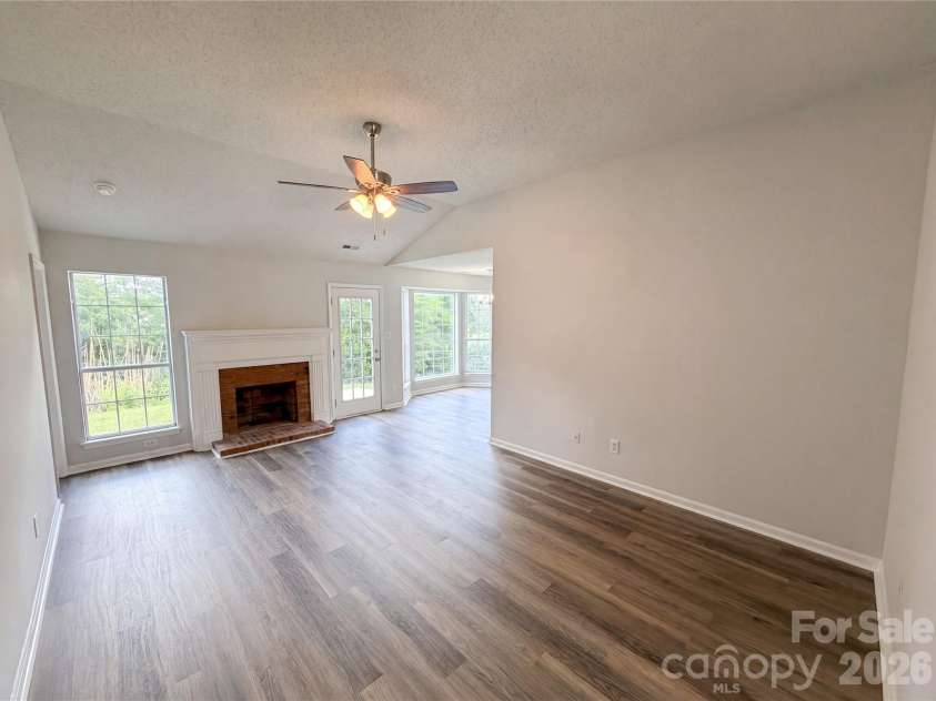 1633 Gordon Walters Drive, Charlotte, NC 28213.  MLS# CAR4412559, YatesRealty ID 42623. 