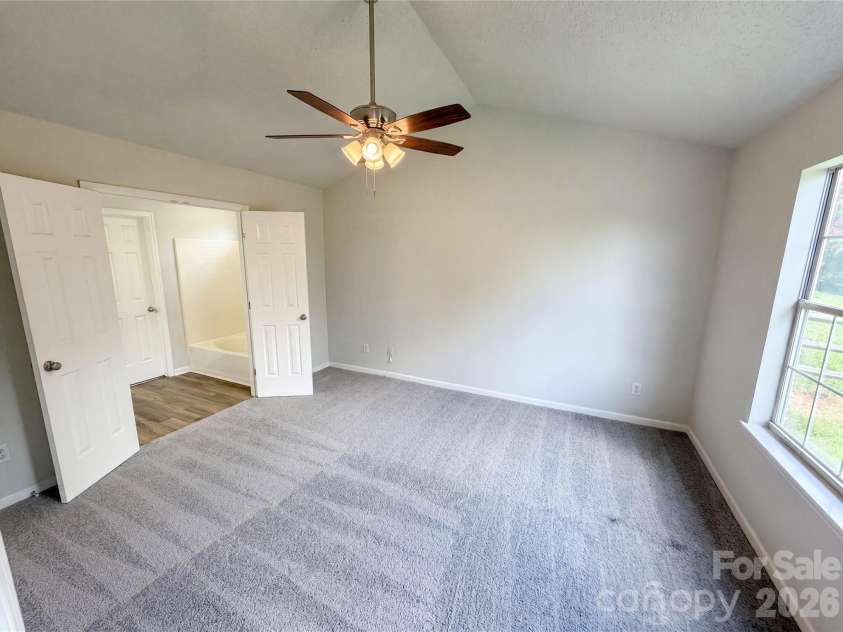 1633 Gordon Walters Drive, Charlotte, NC 28213.  MLS# CAR4412559, YatesRealty ID 42623. 
