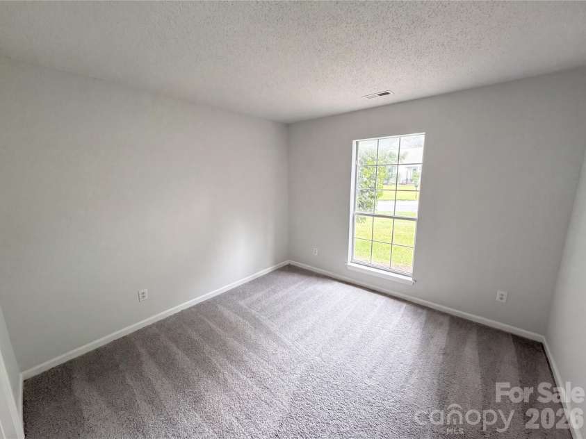 1633 Gordon Walters Drive, Charlotte, NC 28213.  MLS# CAR4412559, YatesRealty ID 42623. 
