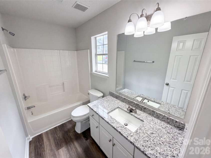 1633 Gordon Walters Drive, Charlotte, NC 28213.  MLS# CAR4412559, YatesRealty ID 42623. 