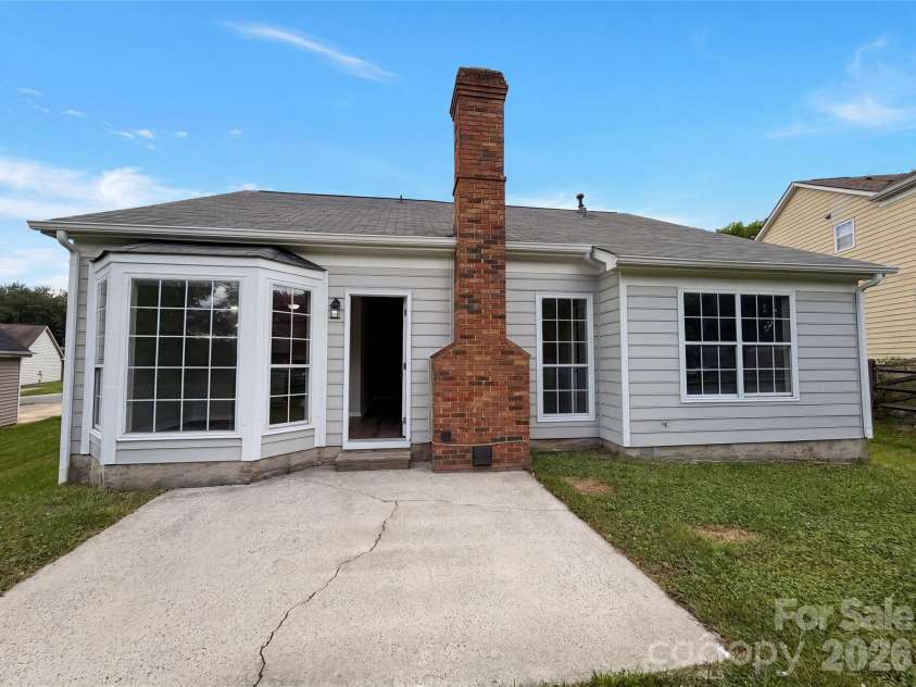 1633 Gordon Walters Drive, Charlotte, NC 28213.  MLS# CAR4412559, YatesRealty ID 42623. 