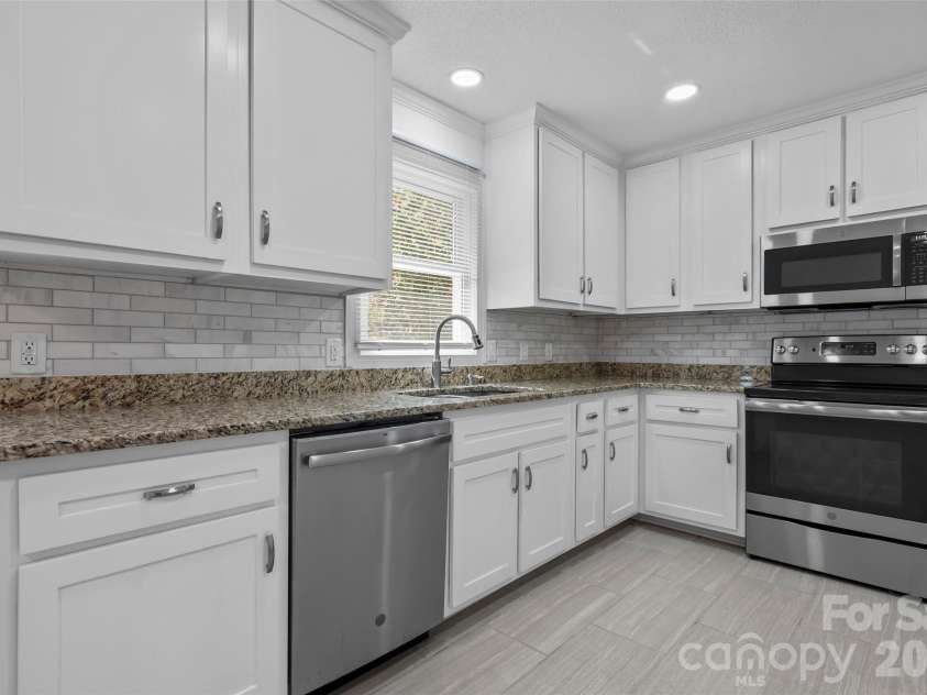 401 Martin Luther King Jr Avenue, Salisbury, NC 28144.  MLS# CAR4409808, YatesRealty ID 42625. 