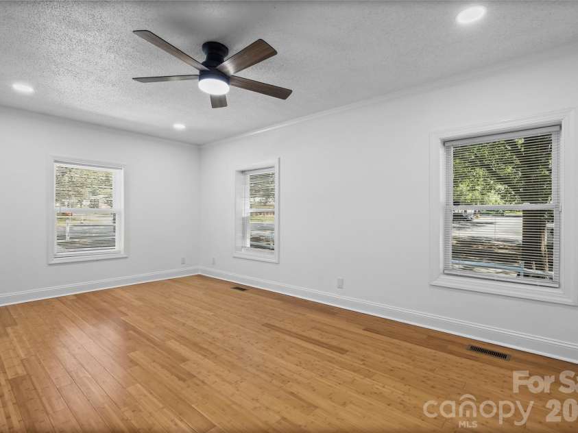 401 Martin Luther King Jr Avenue, Salisbury, NC 28144.  MLS# CAR4409808, YatesRealty ID 42625. 