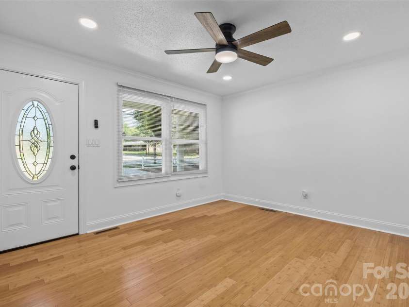 401 Martin Luther King Jr Avenue, Salisbury, NC 28144.  MLS# CAR4409808, YatesRealty ID 42625. 