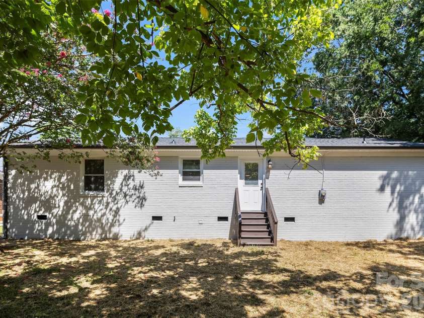 401 Martin Luther King Jr Avenue, Salisbury, NC 28144.  MLS# CAR4409808, YatesRealty ID 42625. 