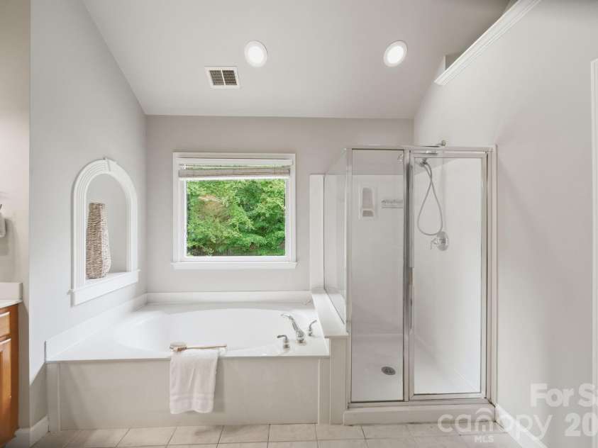 13818 Ballantyne Meadows Drive, Charlotte, NC 28277.  MLS# CAR4398564, YatesRealty ID 42626. 
