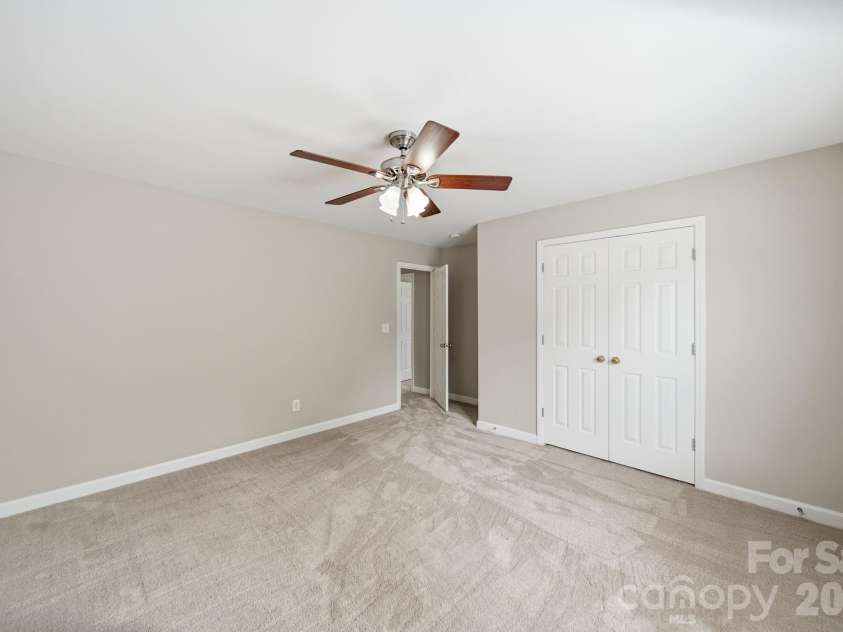13818 Ballantyne Meadows Drive, Charlotte, NC 28277.  MLS# CAR4398564, YatesRealty ID 42626. 