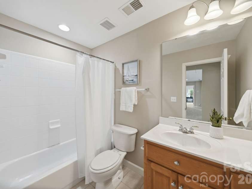 13818 Ballantyne Meadows Drive, Charlotte, NC 28277.  MLS# CAR4398564, YatesRealty ID 42626. 
