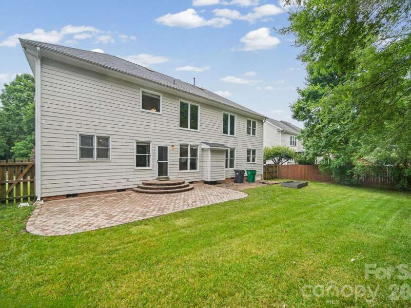 13818 Ballantyne Meadows Drive, Charlotte, NC 28277.  MLS# CAR4398564, YatesRealty ID 42626. 
