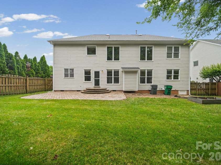 13818 Ballantyne Meadows Drive, Charlotte, NC 28277.  MLS# CAR4398564, YatesRealty ID 42626. 