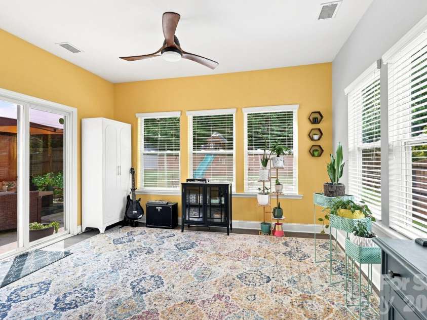 7211 Barefoot Forest Drive, Charlotte, NC 28269.  MLS# CAR4405612, YatesRealty ID 42627. 