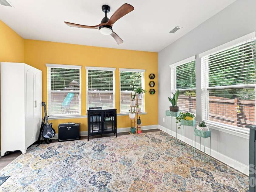 7211 Barefoot Forest Drive, Charlotte, NC 28269.  MLS# CAR4405612, YatesRealty ID 42627. 
