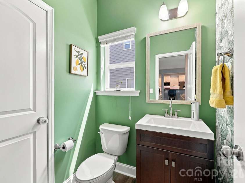7211 Barefoot Forest Drive, Charlotte, NC 28269.  MLS# CAR4405612, YatesRealty ID 42627. 