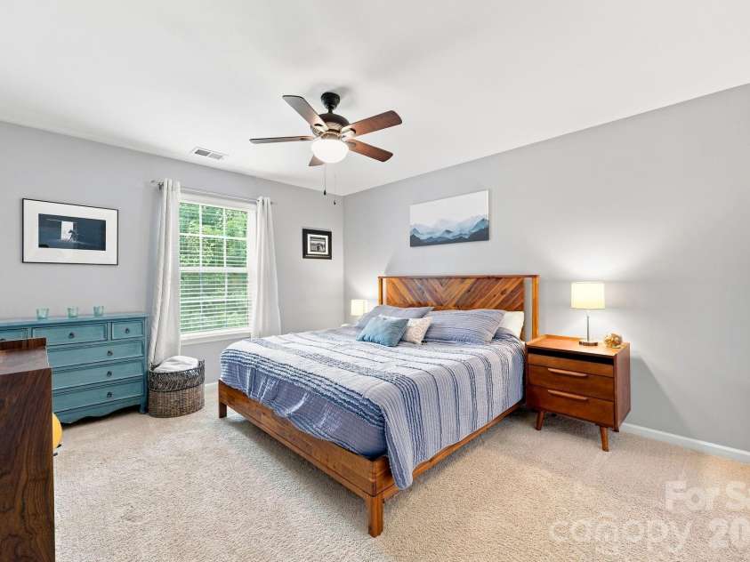 7211 Barefoot Forest Drive, Charlotte, NC 28269.  MLS# CAR4405612, YatesRealty ID 42627. 