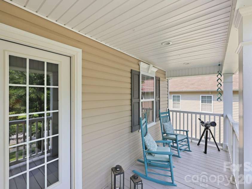 7211 Barefoot Forest Drive, Charlotte, NC 28269.  MLS# CAR4405612, YatesRealty ID 42627. 
