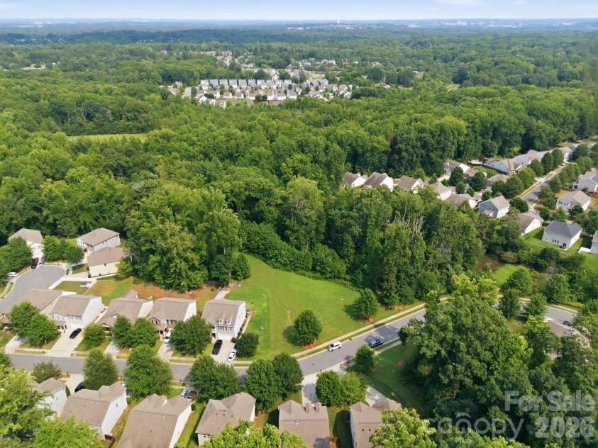 7211 Barefoot Forest Drive, Charlotte, NC 28269.  MLS# CAR4405612, YatesRealty ID 42627. 