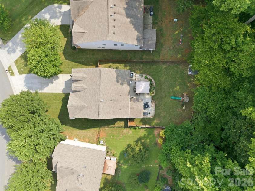 7211 Barefoot Forest Drive, Charlotte, NC 28269.  MLS# CAR4405612, YatesRealty ID 42627. 