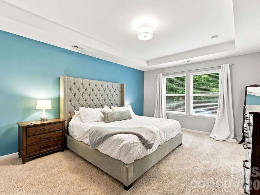 7211 Barefoot Forest Drive, Charlotte, NC 28269.  MLS# CAR4405612, YatesRealty ID 42627. 