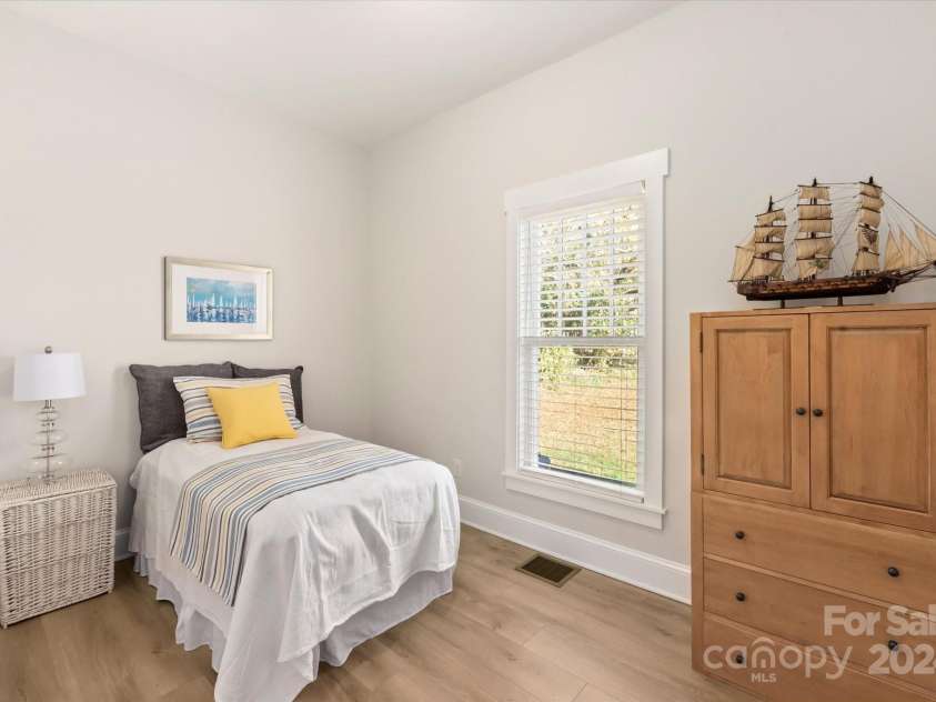 1721 Pegram Street, Charlotte, NC 28205.  MLS# CAR4202812, YatesRealty ID 4263. 