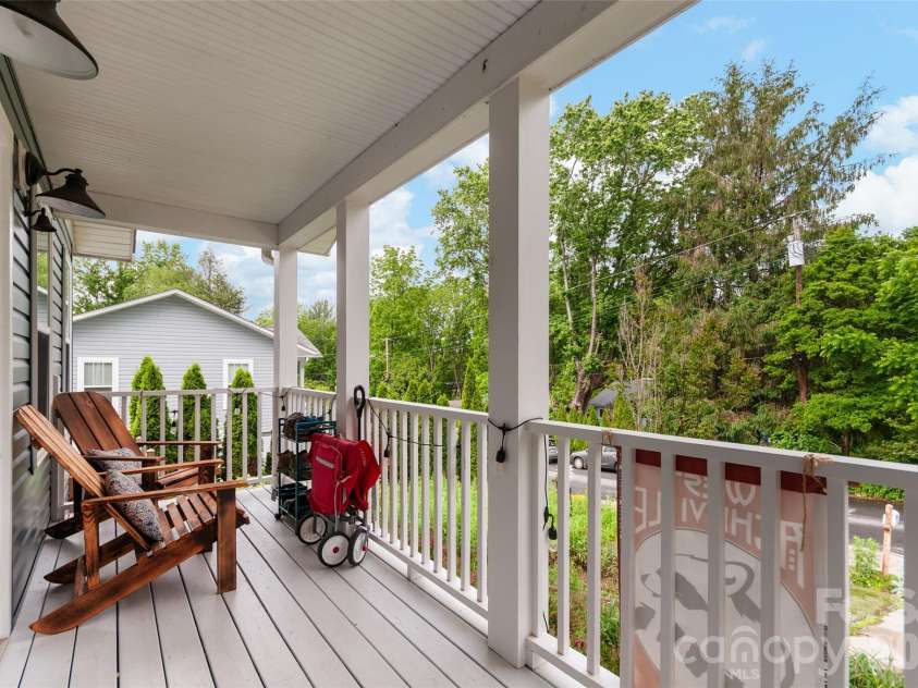 250 Virginia Avenue, Asheville, NC 28806.  MLS# CAR4411751, YatesRealty ID 42630. 