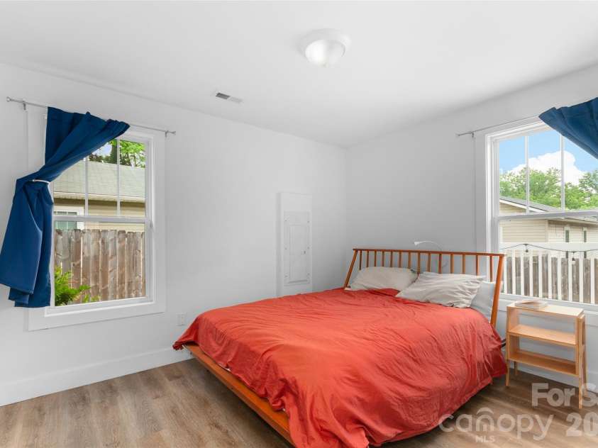 250 Virginia Avenue, Asheville, NC 28806.  MLS# CAR4411751, YatesRealty ID 42630. 