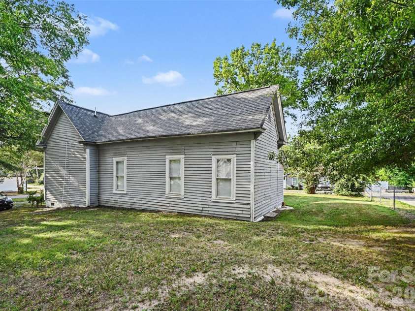 420 Clegg Street, Shelby, NC 28150.  MLS# CAR4407660, YatesRealty ID 42631. 