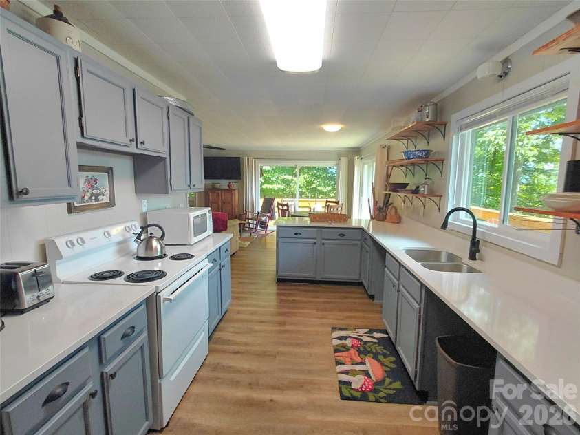 314 Blackberry Lane, Clyde, NC 28721.  MLS# CAR4388492, YatesRealty ID 42632. 