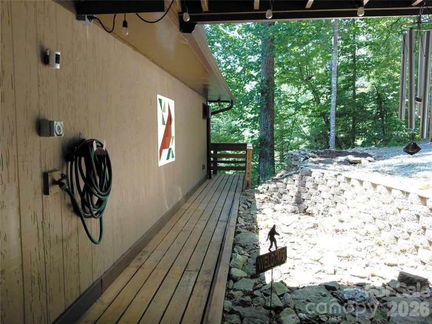 314 Blackberry Lane, Clyde, NC 28721.  MLS# CAR4388492, YatesRealty ID 42632. 