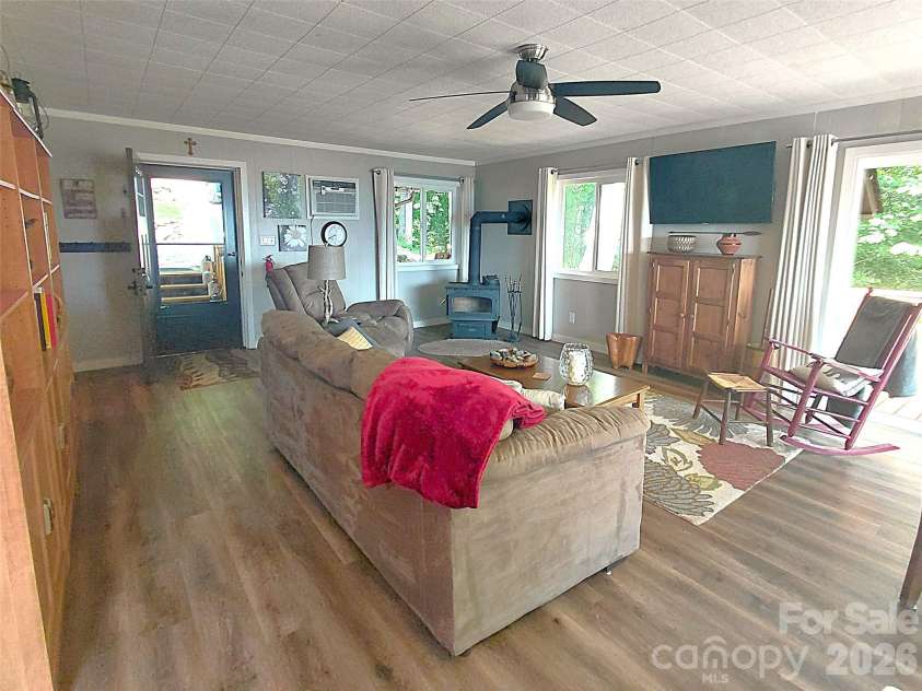 314 Blackberry Lane, Clyde, NC 28721.  MLS# CAR4388492, YatesRealty ID 42632. 