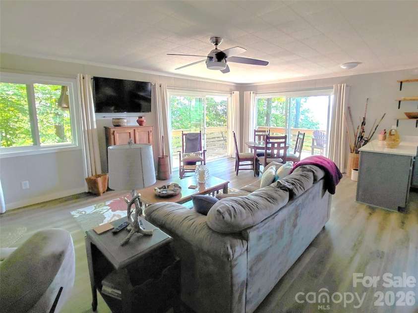 314 Blackberry Lane, Clyde, NC 28721.  MLS# CAR4388492, YatesRealty ID 42632. 