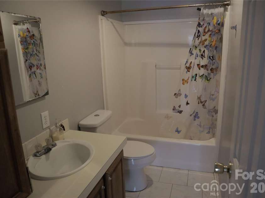 179 Hilltop Lane, Jefferson, SC 29718.  MLS# CAR4404881, YatesRealty ID 42634. 