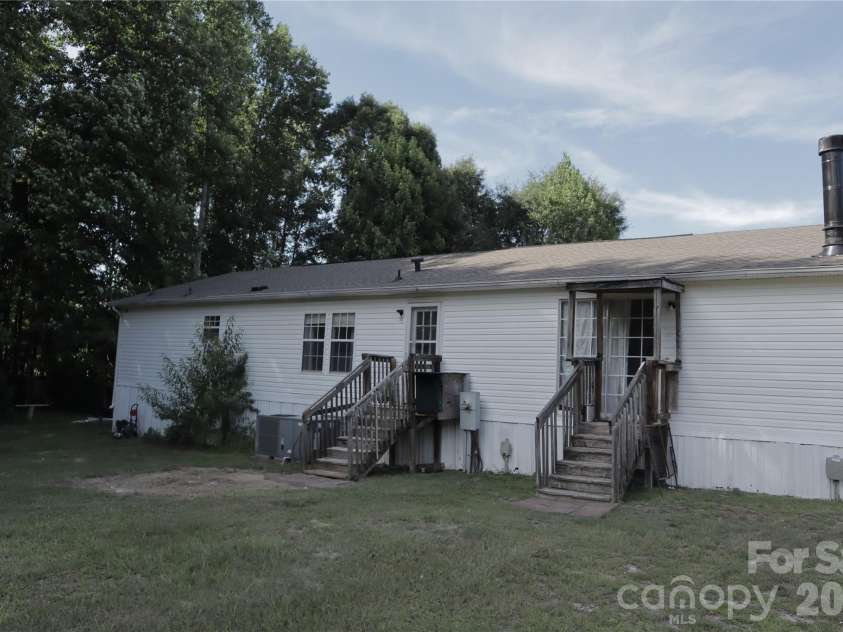 179 Hilltop Lane, Jefferson, SC 29718.  MLS# CAR4404881, YatesRealty ID 42634. 