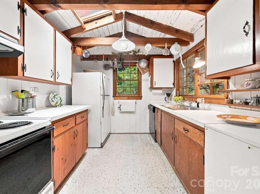 6354 Gingercake Road, Newland, NC 28657.  MLS# CAR4412931, YatesRealty ID 42636. 