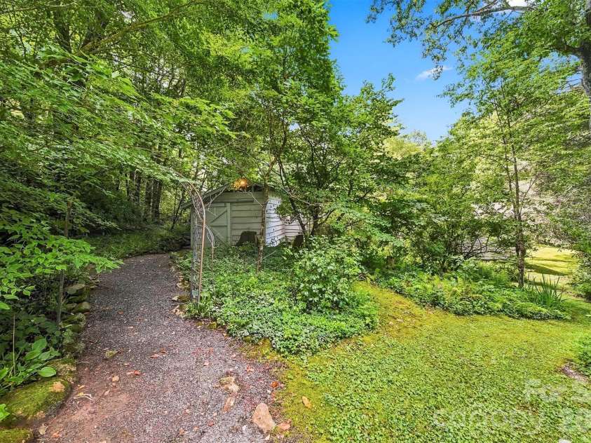 6354 Gingercake Road, Newland, NC 28657.  MLS# CAR4412931, YatesRealty ID 42636. 